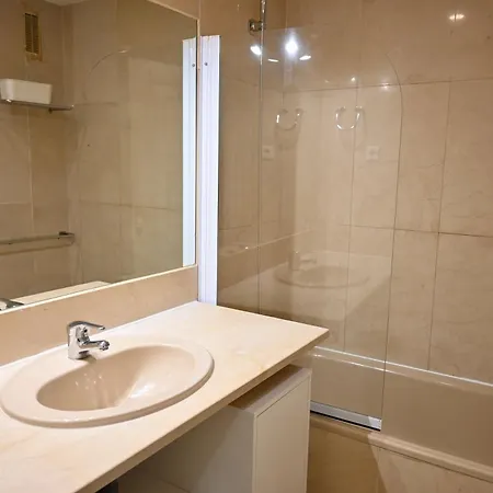 For You Rentals Luminoso Y Practico Apartamento Temporal En El Barrio Del Pilar Hrl5 Madrid Exterior photo