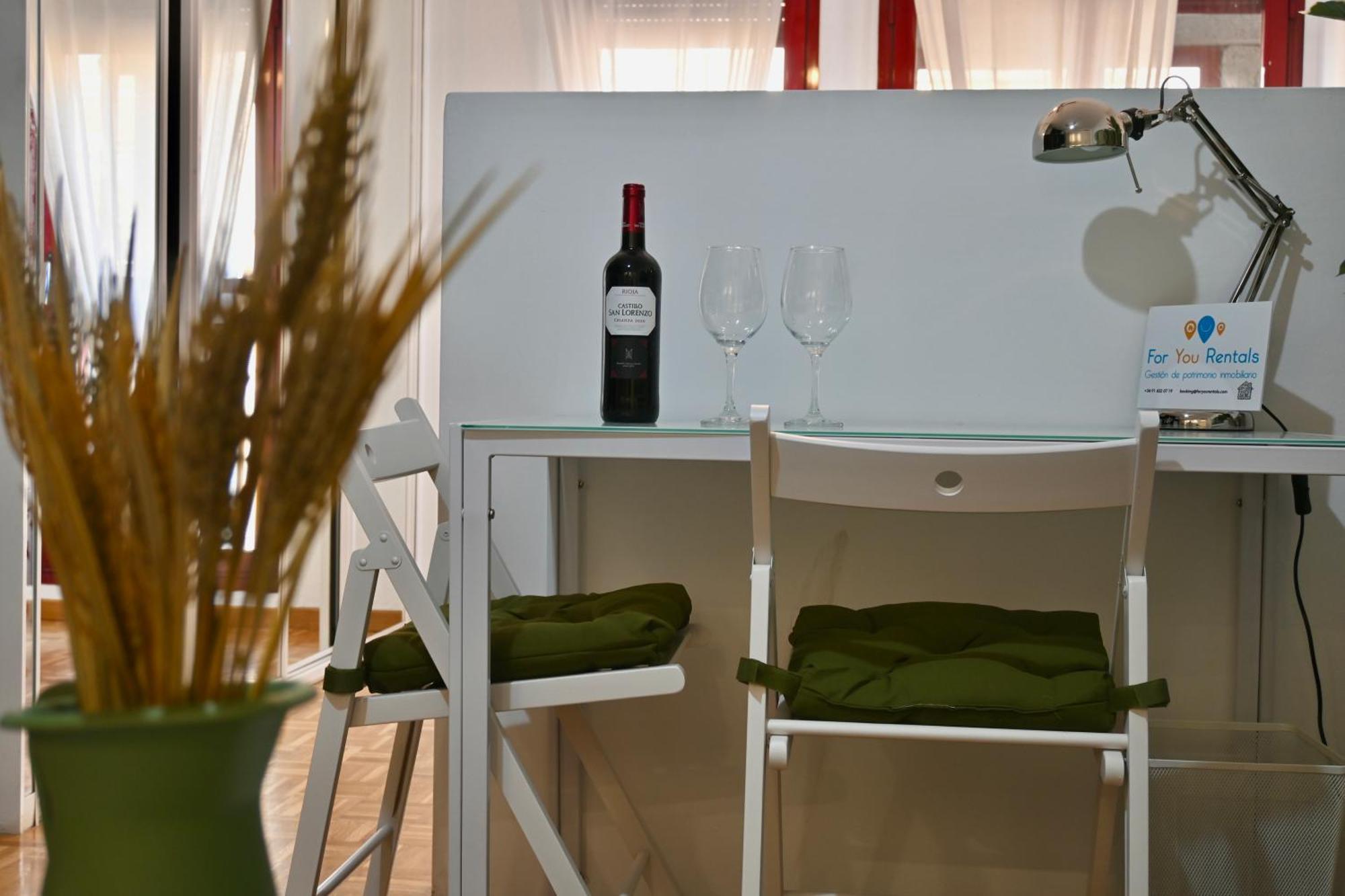 Apartament For Luminoso Y Practico Temporal En El Barrio Del Pilar Hrl5 Madryt
